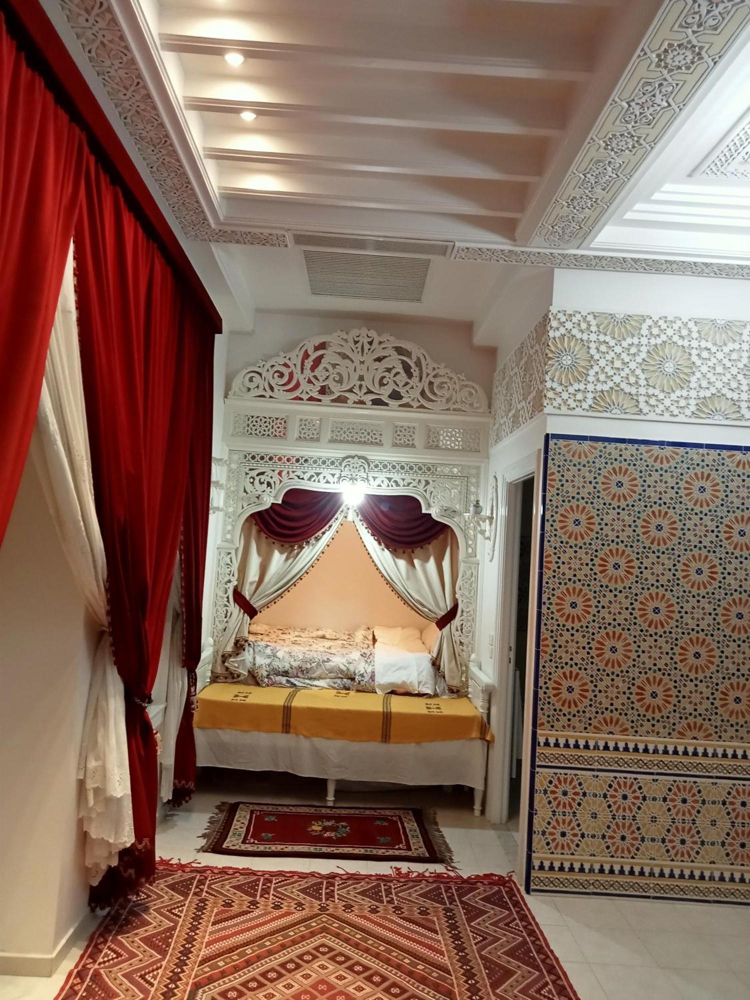Chez Mme Jaouida Bed & Breakfast Кайроуан Екстериор снимка